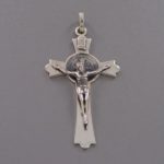 Crucifijo de San Benedicto plateado